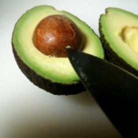 アボカドの種の取り方 レシピ 作り方 By Xxxもふもふxxx 楽天レシピ アボカドの種の取り方 レシピ 作り方 By Xxxもふもふxxx 楽天レシピ